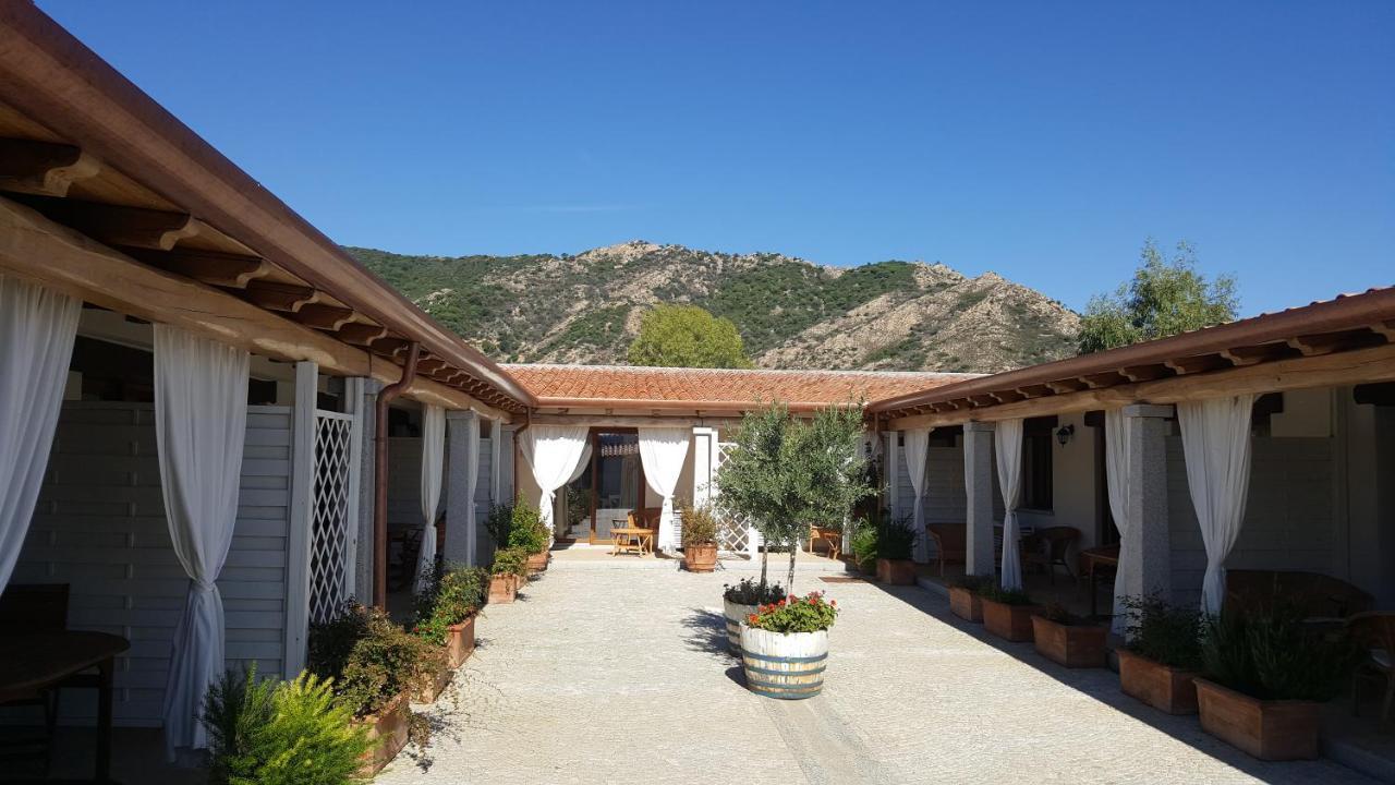 Case Vacanze Nioleo - Apartments And Pool Siniscola Exterior photo